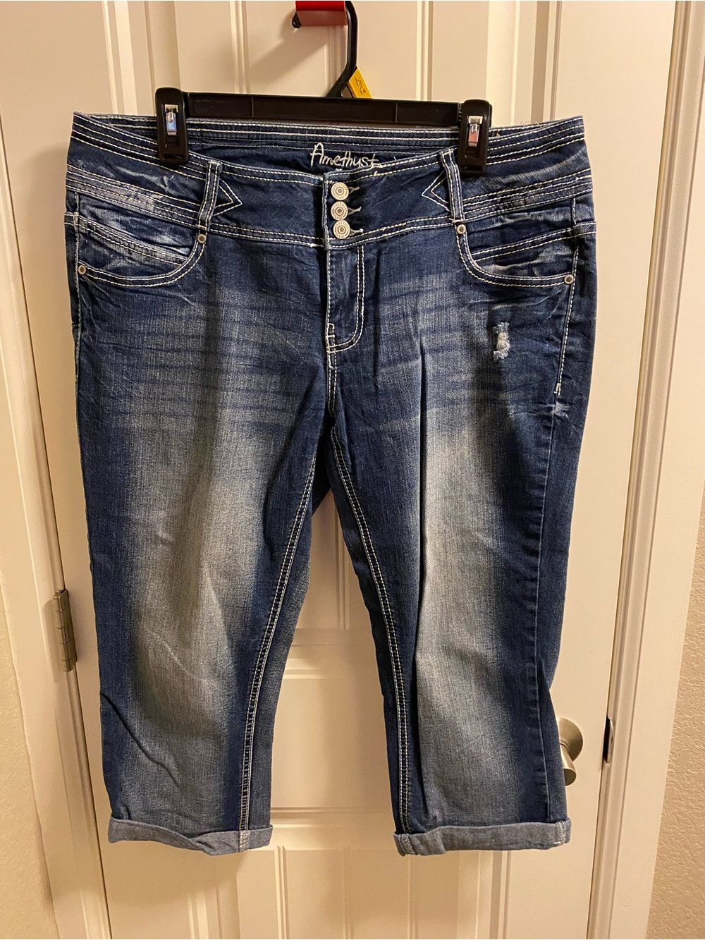Amethyst 13 Jeans Capri Length Stretch Fade Wash Blue Denim Juniors